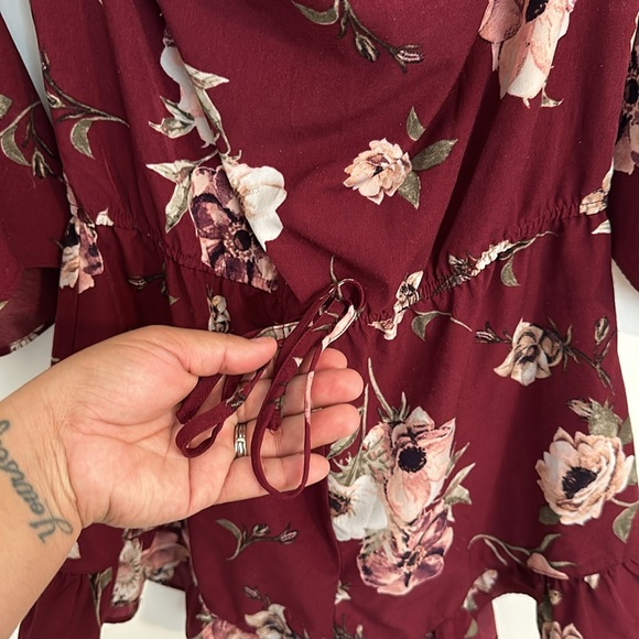 GUC- floral romper - Picture 2 of 6